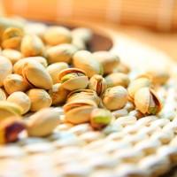  Packing pistachios and dried fruits